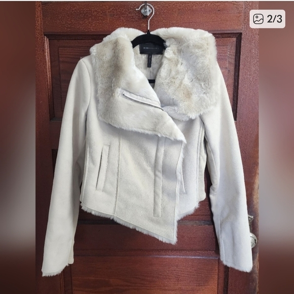 Elegant Cream Women's Jacket - Picture 4 of 4